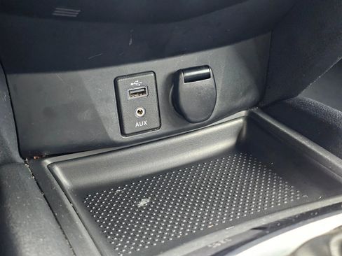 Used 2017 Nissan Rogue S image 29