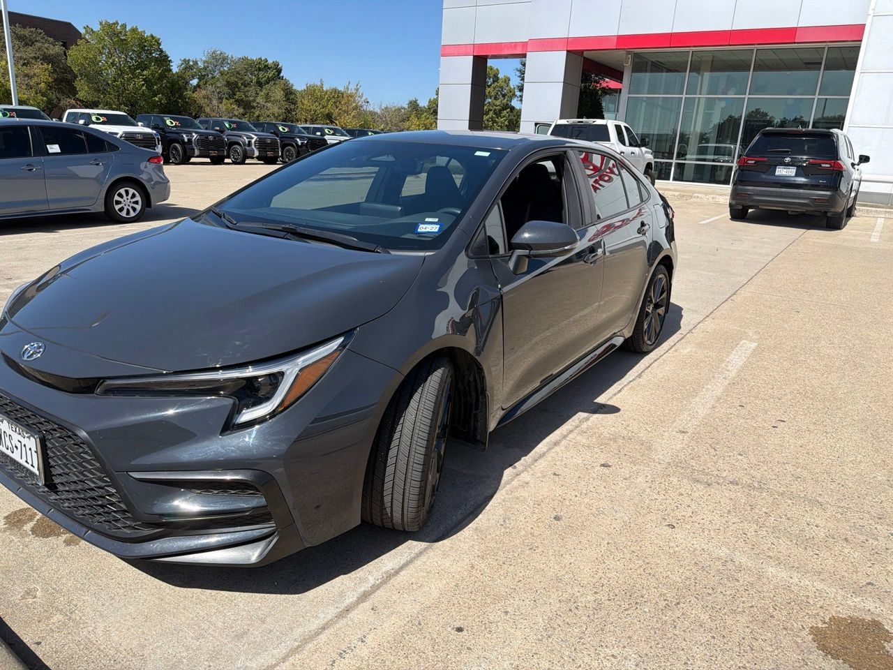 Used 2025 Toyota Corolla SE FWD image 1