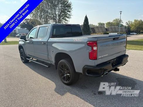 Used 2024 Chevrolet Silverado 1500 LT Trail Boss w/ Convenience Package II AWD/4WD image 4
