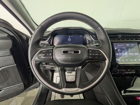 Certified 2023 Jeep Grand Cherokee Laredo image 20