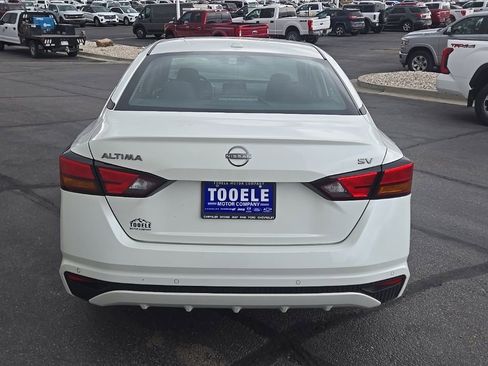 Used 2023 Nissan Altima 2.5 SV image 5