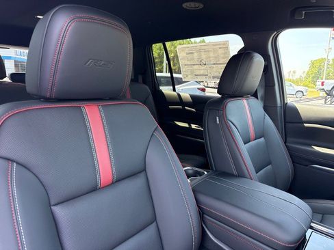 New 2027 Chevrolet Traverse RS FWD image 12