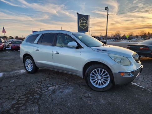 Used 2011 Buick Enclave CXL image 5