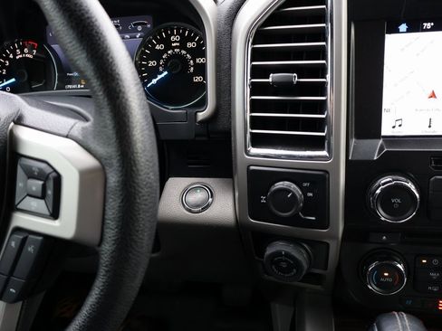 Used 2016 Ford F150 Lariat image 27