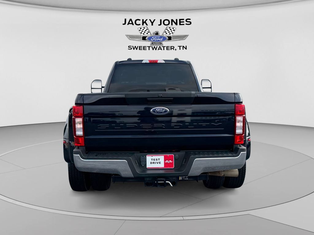 Certified 2022 Ford F350 XLT RWD image 4