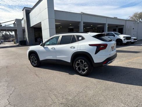 New 2026 Chevrolet Trax LT w/ Driver Confidence Package image 7