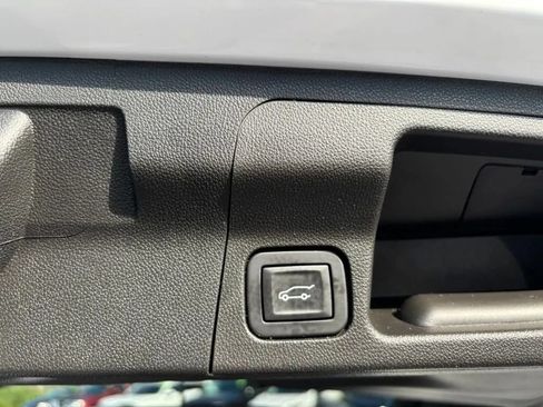 Used 2018 GMC Acadia SLT AWD/4WD image 17