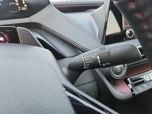 Used 2024 Toyota Prius Prime FWD image 14