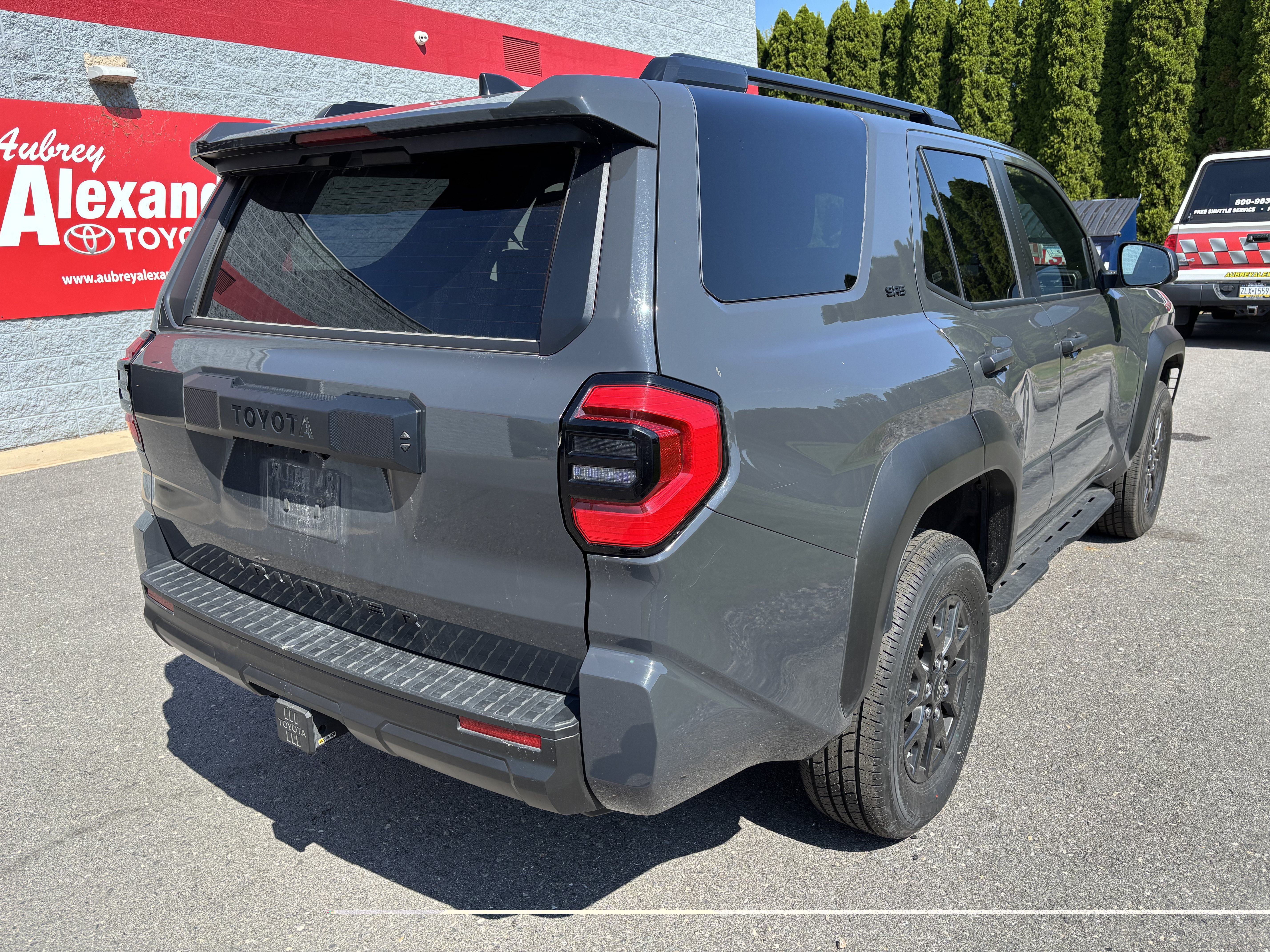 Used 2025 Toyota 4Runner SR5 AWD/4WD image 3