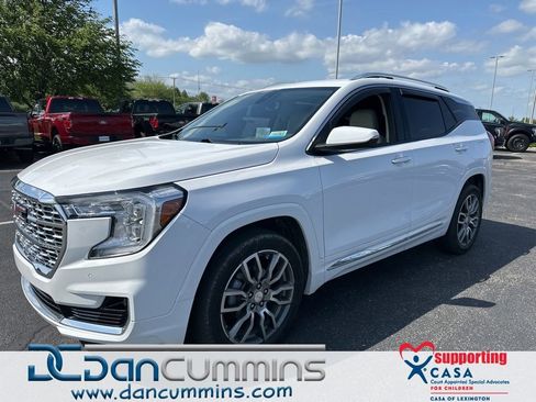 Used 2022 GMC Terrain Denali image 1