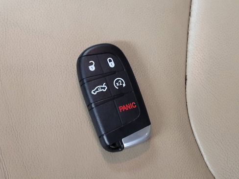Used 2018 Jeep Compass Latitude w/ Popular Equipment Group FWD image 32