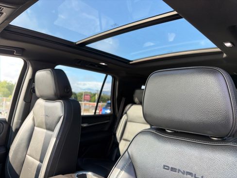 Used 2021 GMC Yukon Denali AWD/4WD image 7