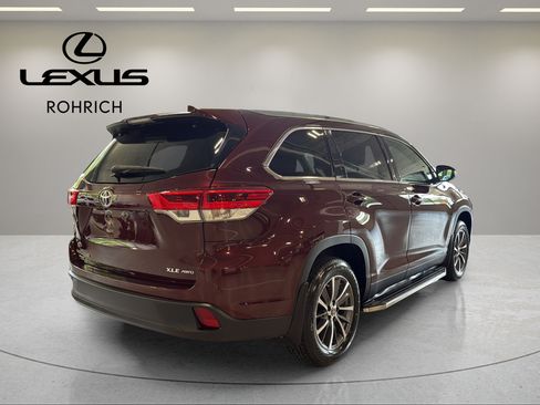 Used 2019 Toyota Highlander XLE AWD/4WD image 6