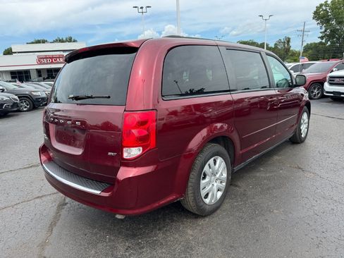 Used 2017 Dodge Grand Caravan SXT w/ Quick Order Package 29G SXT FWD image 5