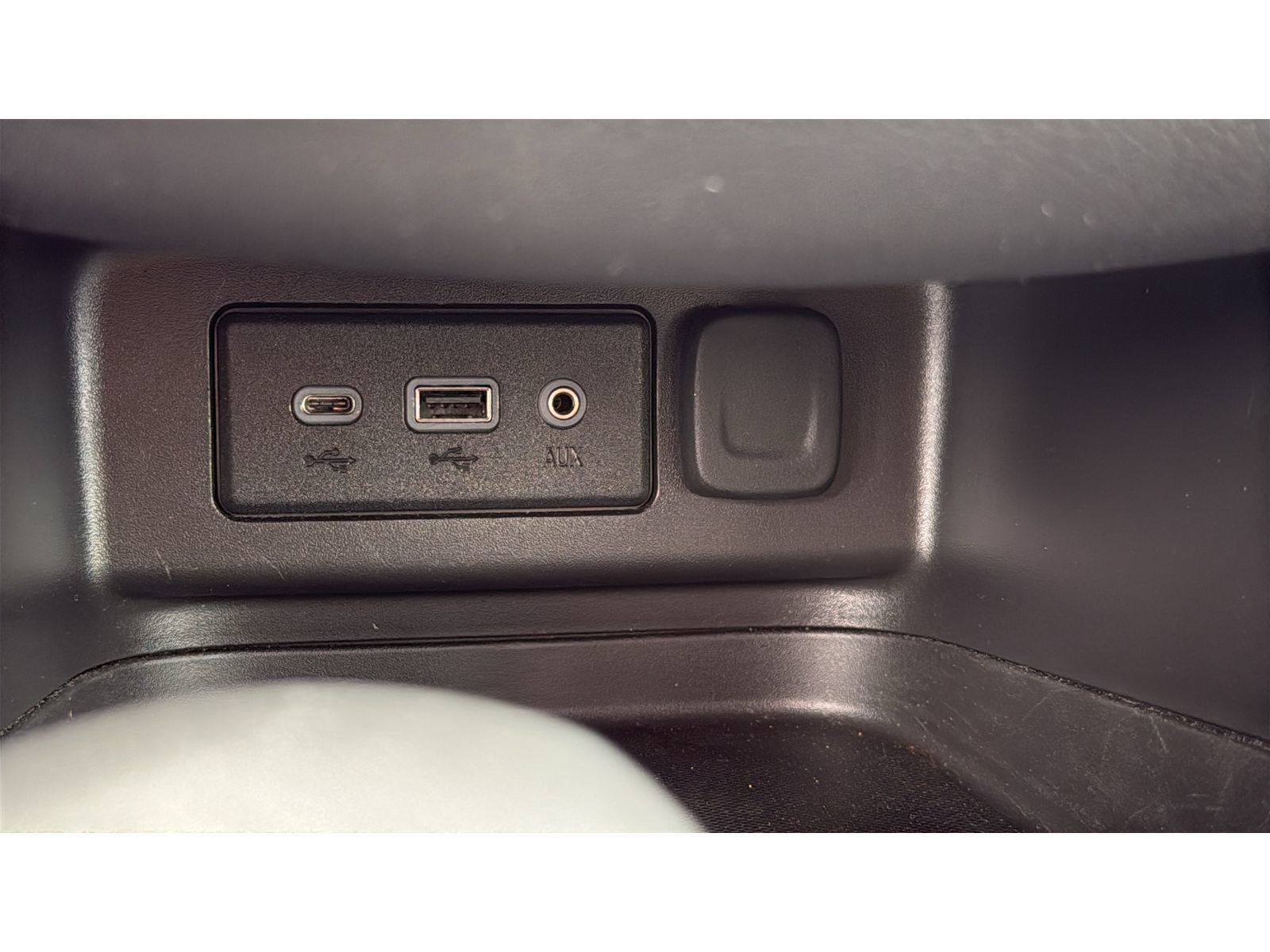 Used 2024 Chevrolet Equinox LT FWD image 24