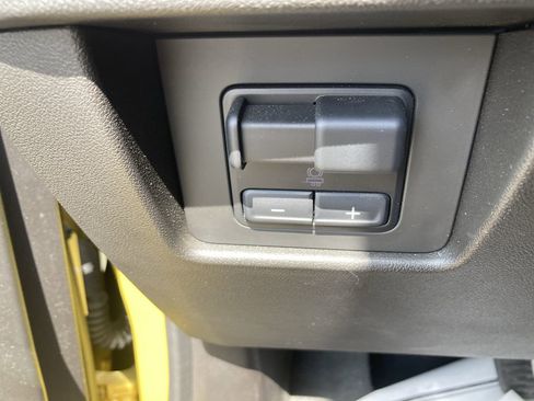 Used 2023 Chevrolet Colorado Z71 w/ Z71 Convenience Package 2 image 38