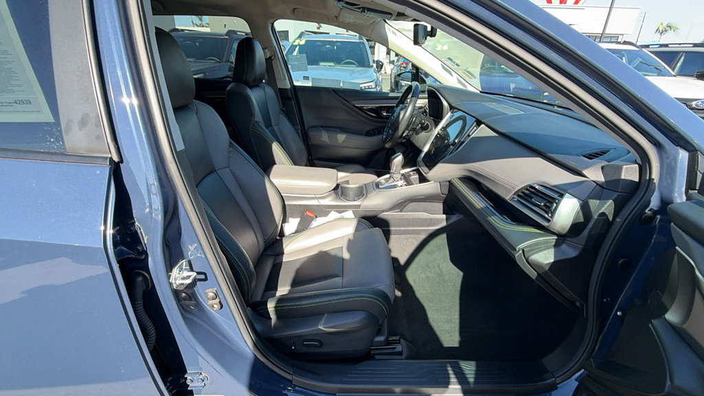 Certified 2024 Subaru Outback Onyx Edition XT AWD/4WD image 16