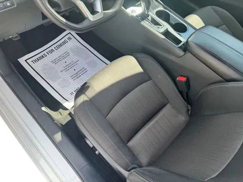 Used 2024 Nissan Altima 2.5 SV FWD image 10