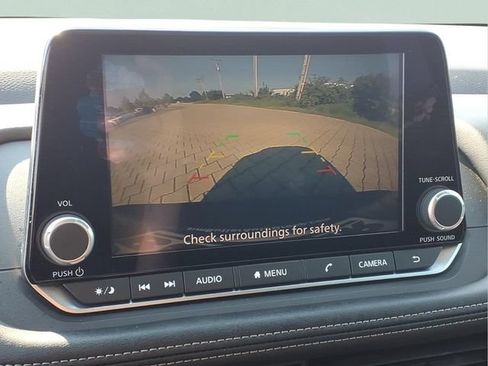 Used 2024 Nissan Rogue S FWD image 8