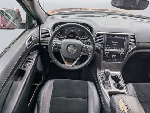 Used 2018 Jeep Grand Cherokee Altitude image 17