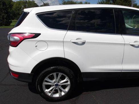 Used 2017 Ford Escape SE AWD/4WD image 33