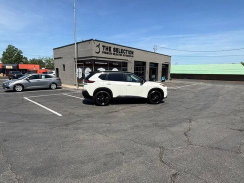 Used 2023 Nissan Rogue SV w/ SV Premium B Package AWD/4WD image 18