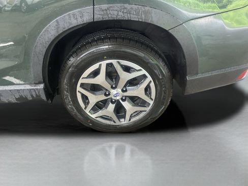 Used 2024 Subaru Forester Premium AWD/4WD image 9