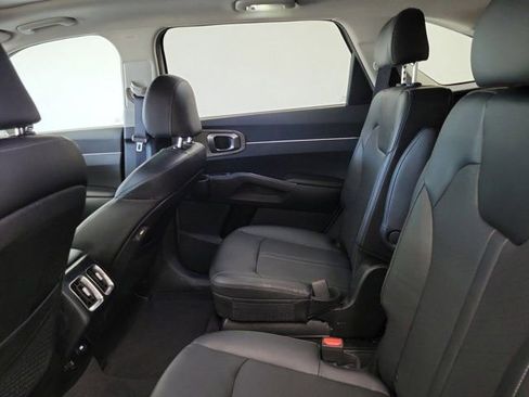 Certified 2023 Kia Sorento EX w/ Panoramic Sunroof Package FWD image 13