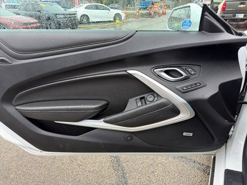 Used 2020 Chevrolet Camaro SS image 11
