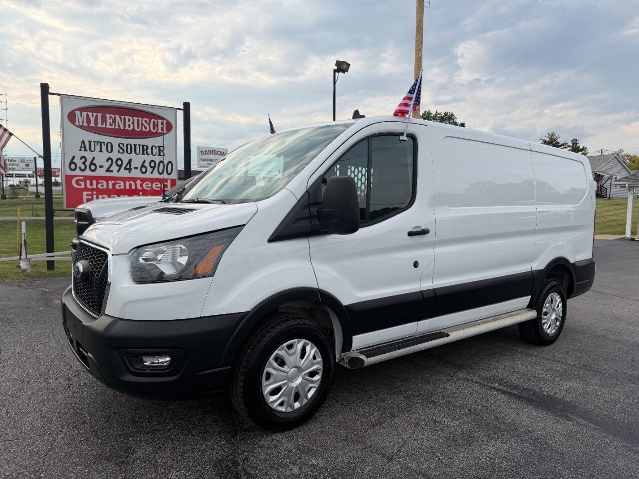 Used 2025 Ford Transit 250 Low Roof w/ Exterior Upgrade Package RWD image 2