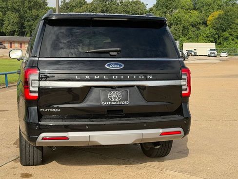 Used 2024 Ford Expedition Platinum RWD image 4