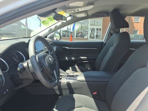 Used 2022 Toyota Camry LE image 7