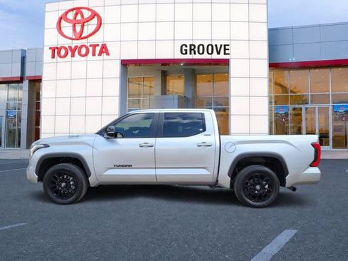 Used 2025 Toyota Tundra Limited AWD/4WD image 2