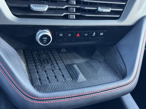 Used 2025 Ford Explorer ST-Line w/ Premium Package image 6