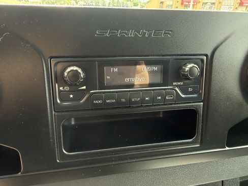 Used 2021 Mercedes-Benz Sprinter 2500 image 31
