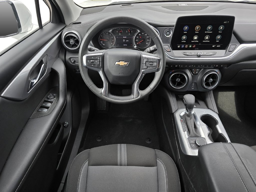 Used 2024 Chevrolet Blazer LT w/ Convenience Package FWD image 18