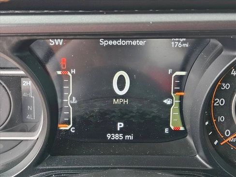 Used 2024 Jeep Gladiator Mojave w/ Safety Group AWD/4WD image 14