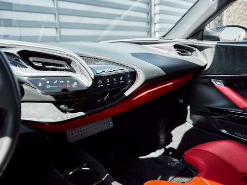 Used 2023 Ferrari SF90 Stradale Base image 67