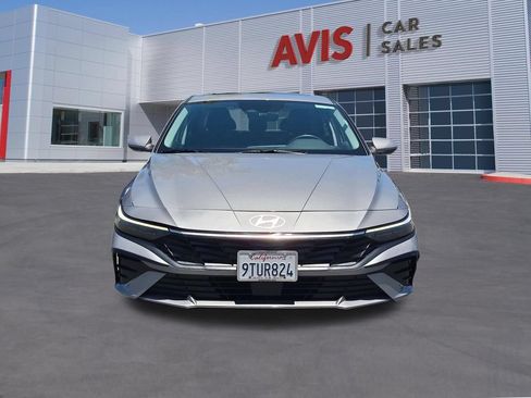 Used 2025 Hyundai Elantra SEL FWD image 2