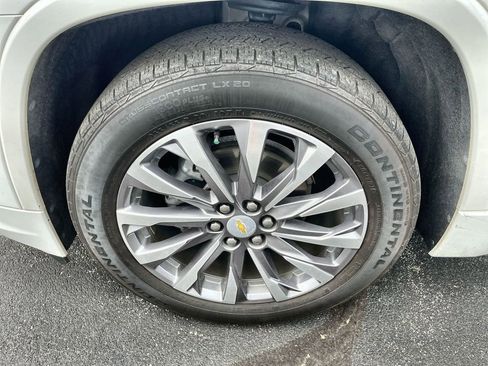 Certified 2023 Chevrolet Traverse Premier w/ LPO, Floor Liner Package AWD/4WD image 34