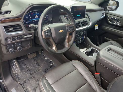Used 2023 Chevrolet Suburban High Country image 13