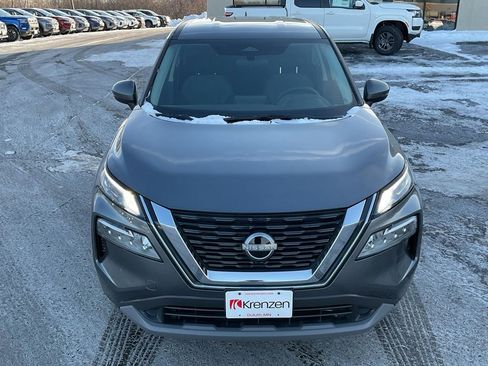 Used 2023 Nissan Rogue SV image 2