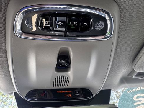 Used 2022 Volvo XC90 T5 Momentum w/ Climate Package AWD/4WD image 37