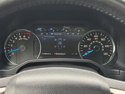 Used 2015 Ford F150 Platinum w/ Equipment Group 701A Luxury image 22