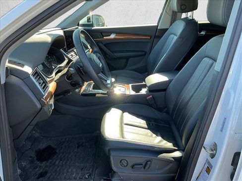 Used 2023 Audi Q5 2.0T Premium w/ Convenience Package image 12