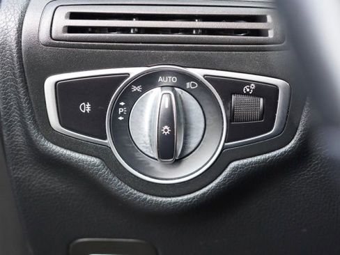 Used 2020 Mercedes-Benz GLC 300 image 15