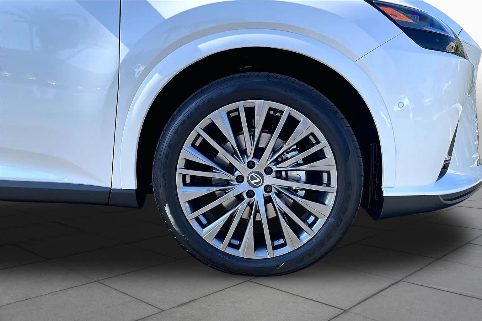 New 2026 Lexus RX 350 w/ Convenience Package AWD/4WD image 9