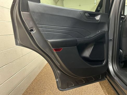 Used 2025 Ford Escape Active AWD/4WD image 14