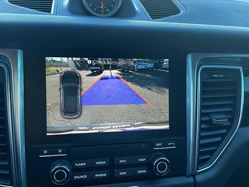 Used 2017 Porsche Macan S image 10