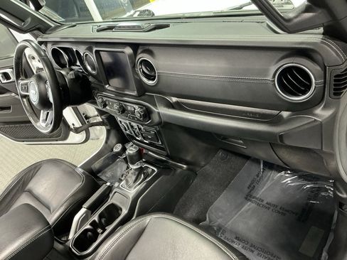 Used 2022 Jeep Wrangler Unlimited Sahara w/ Cold Weather Group image 28